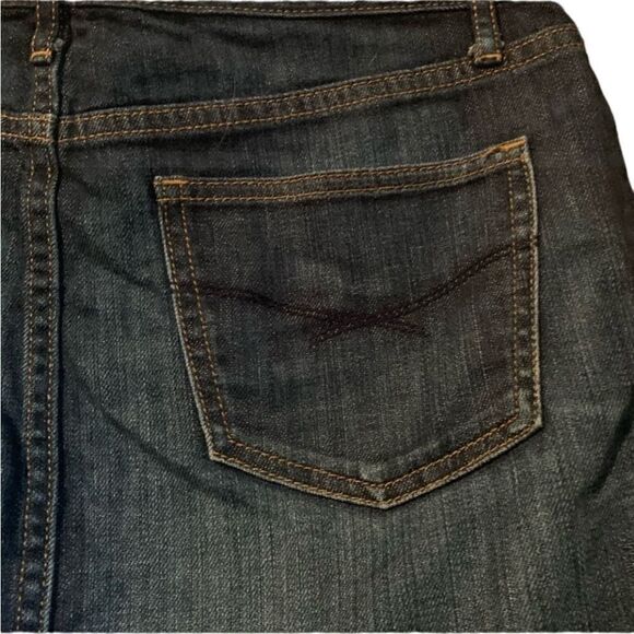 3 for $30! Gap dark wash  mini skirt. Size 0 - Picture 3 of 9